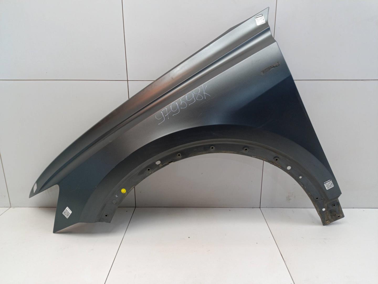 Крыло переднее левое