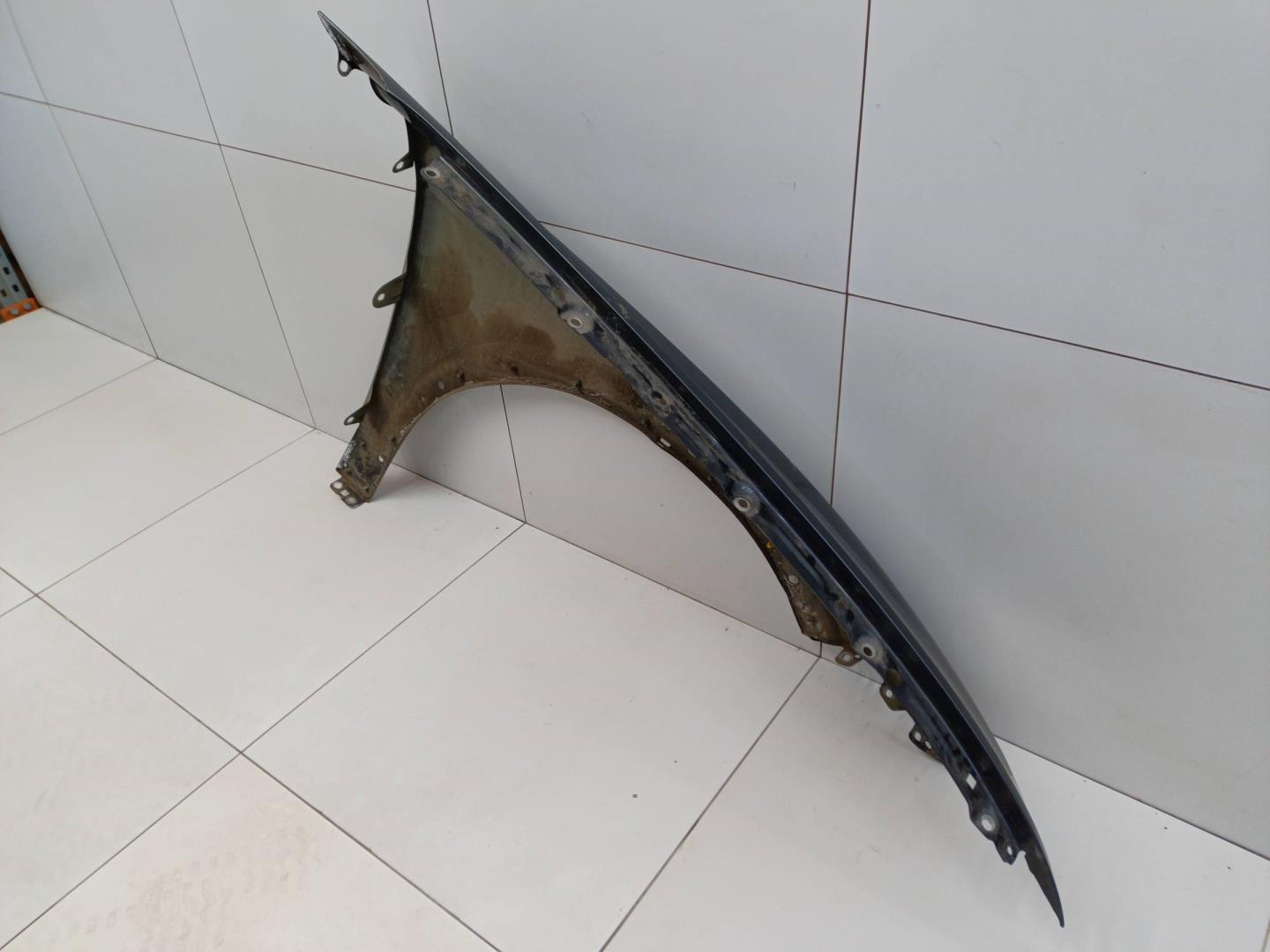 Крыло переднее левое