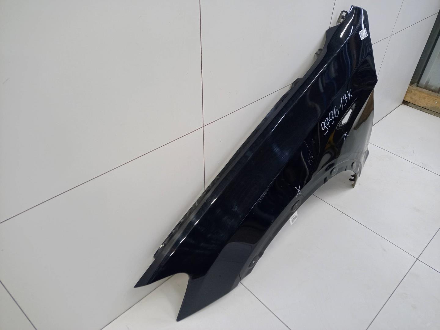 Крыло переднее левое