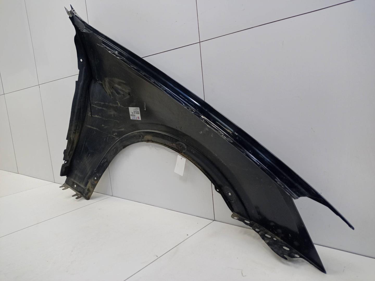 Крыло переднее левое