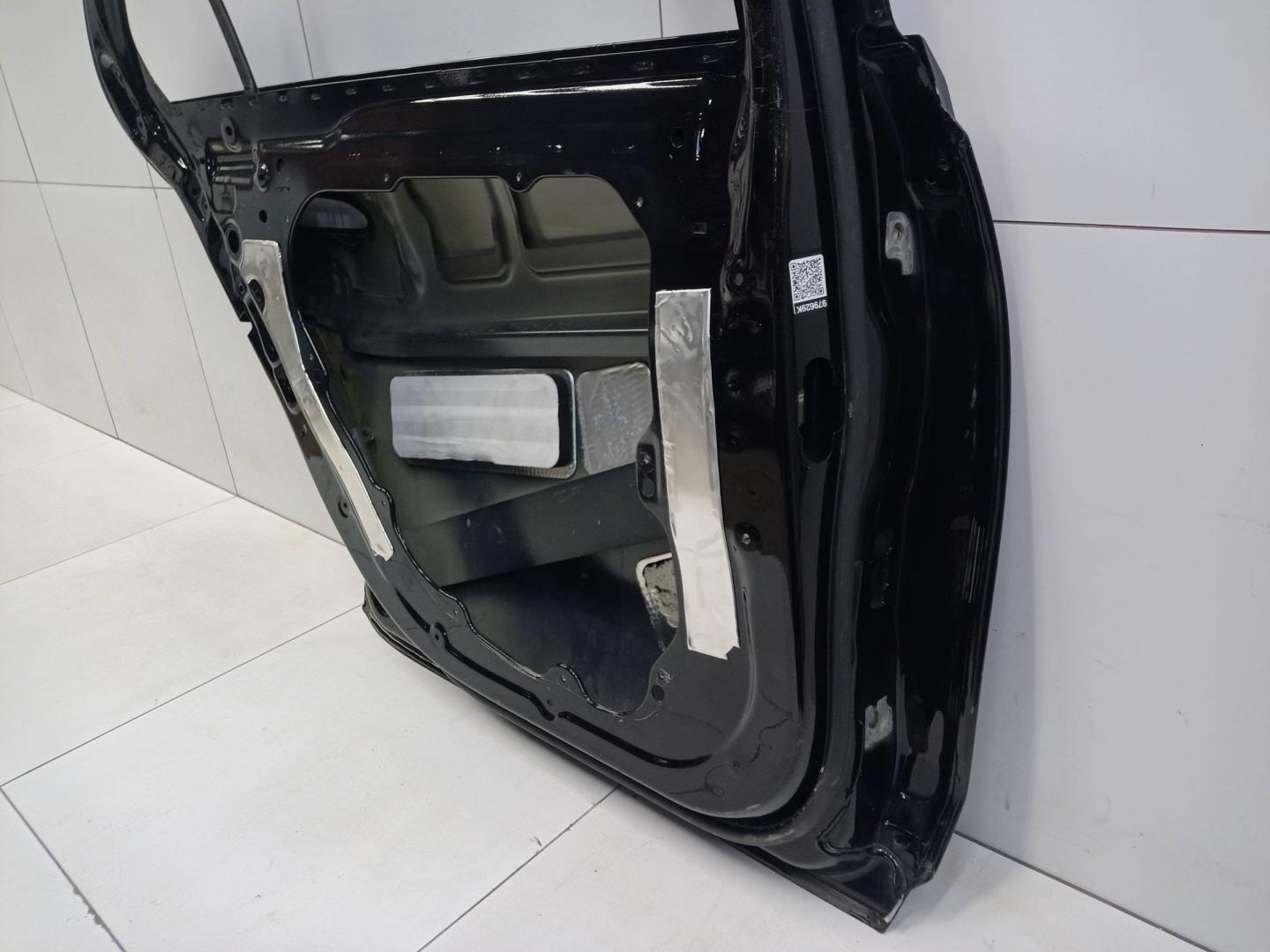 Дверь задняя левая