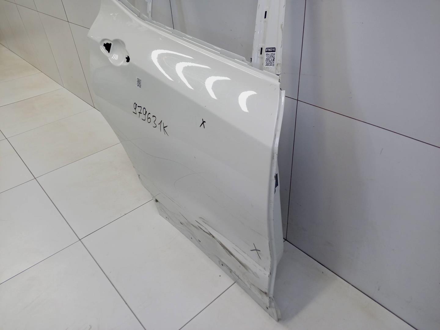 Дверь задняя правая