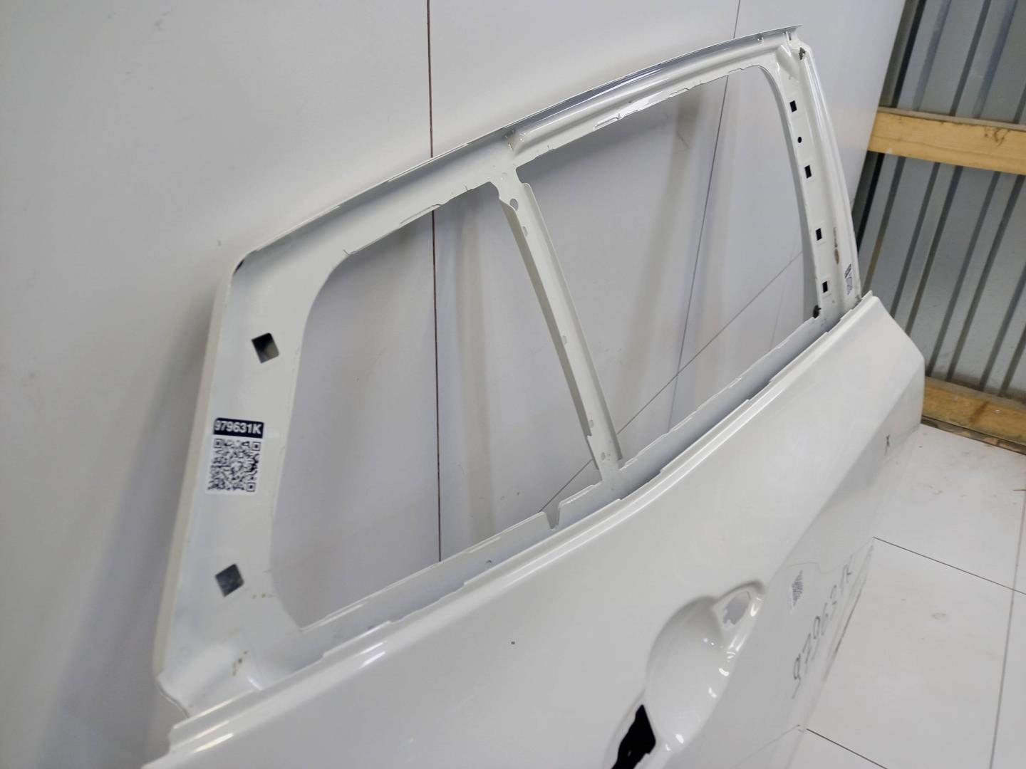 Дверь задняя правая