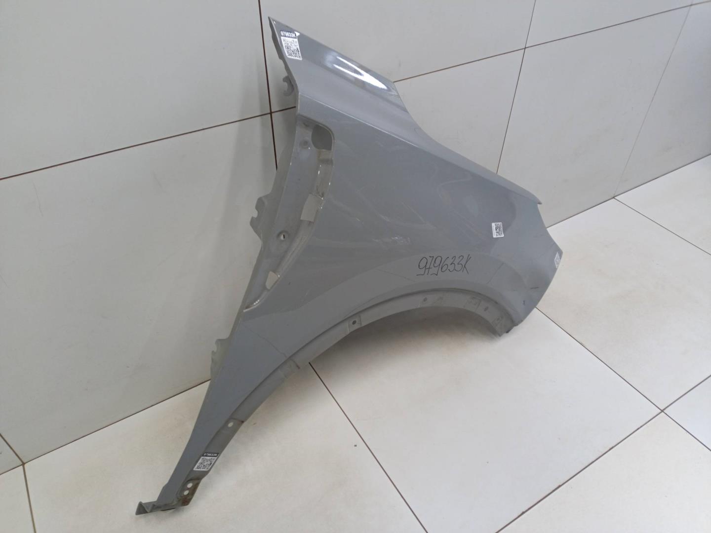 Крыло переднее правое