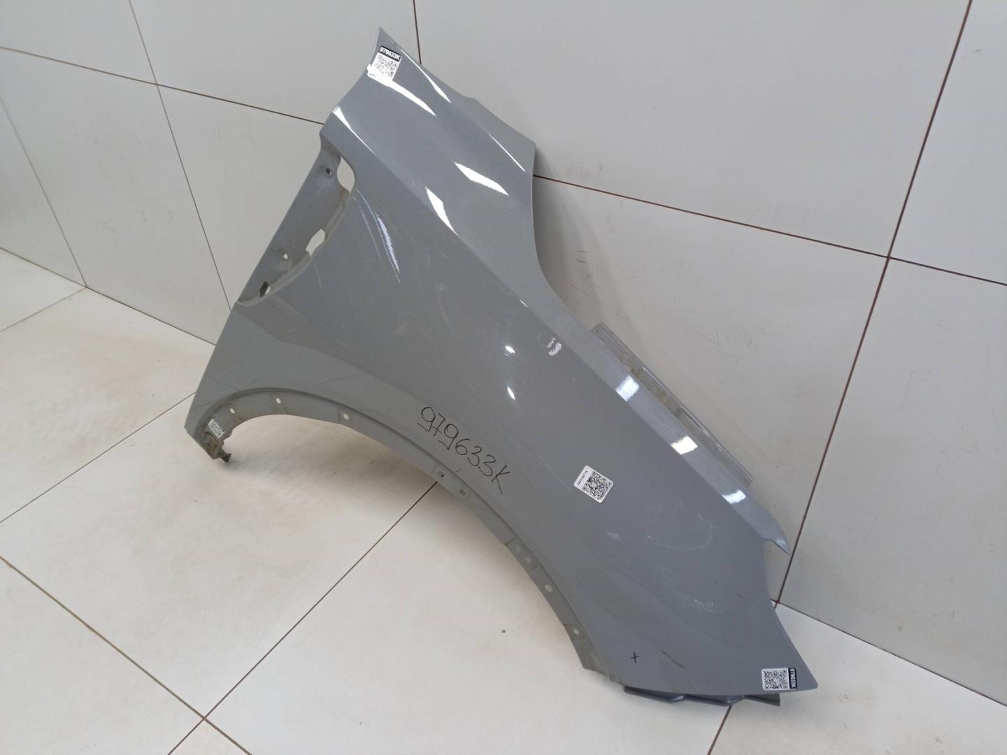 Крыло переднее правое