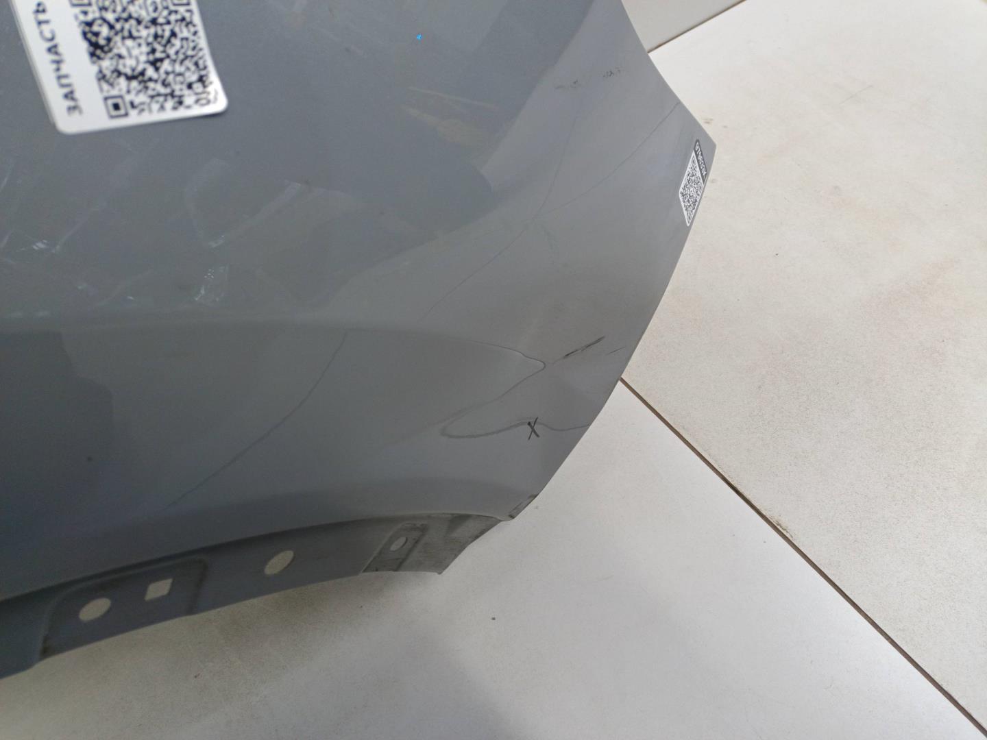 Крыло переднее правое