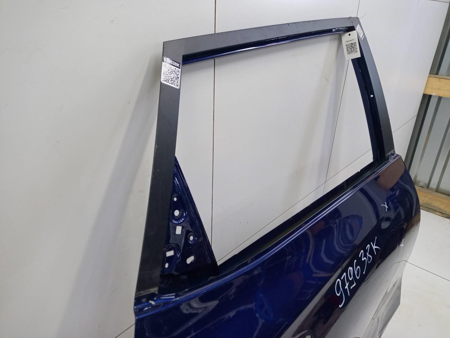 Дверь задняя правая