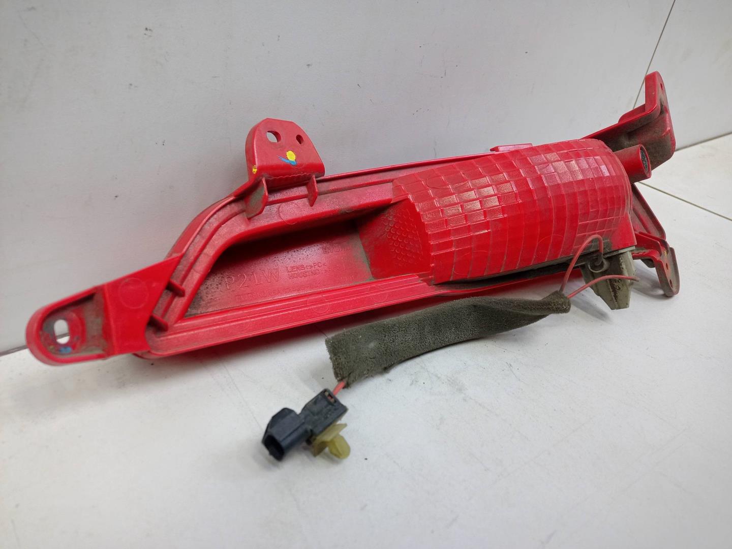 Фонарь задний в бампер левый