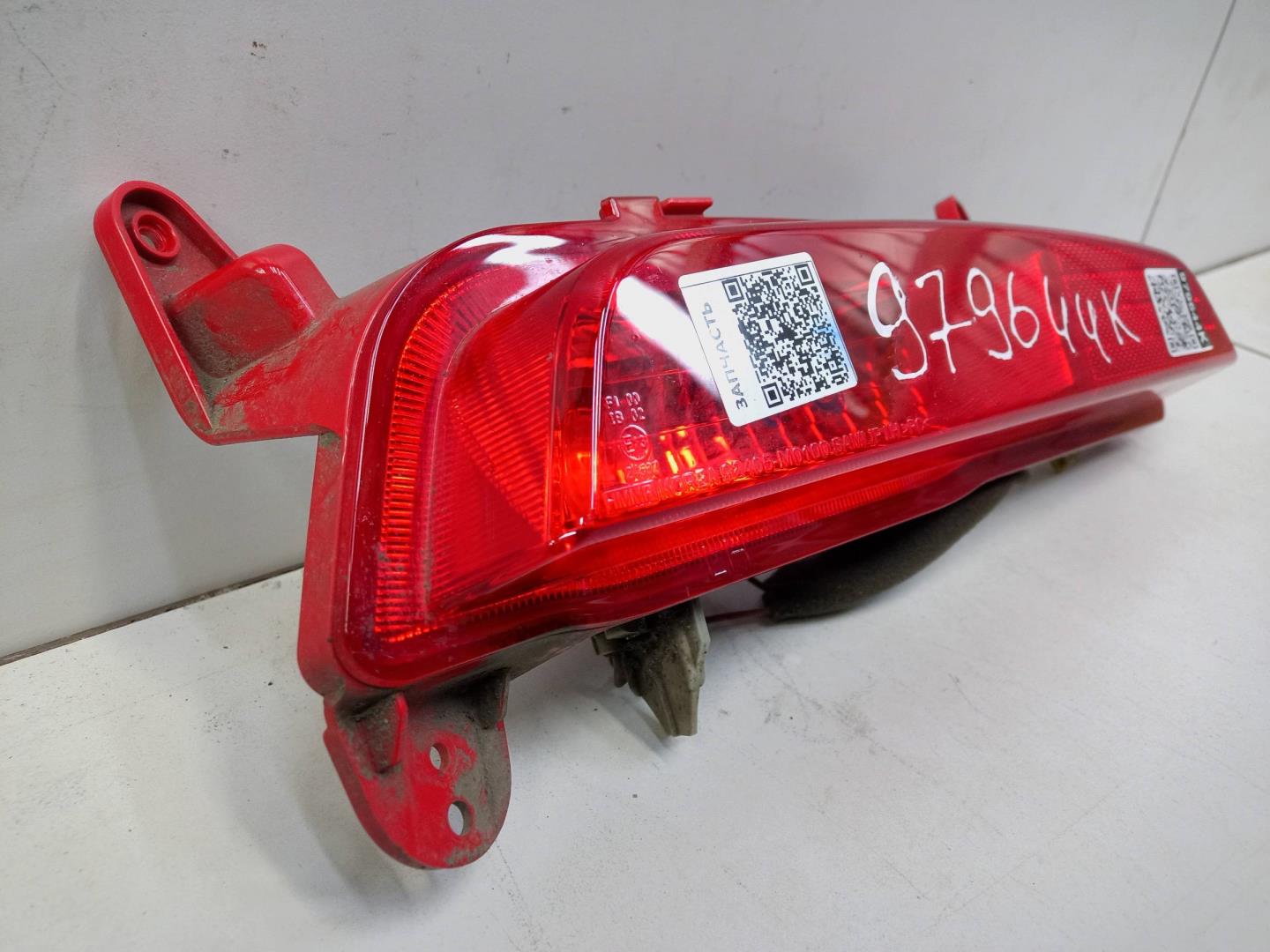Фонарь задний в бампер левый