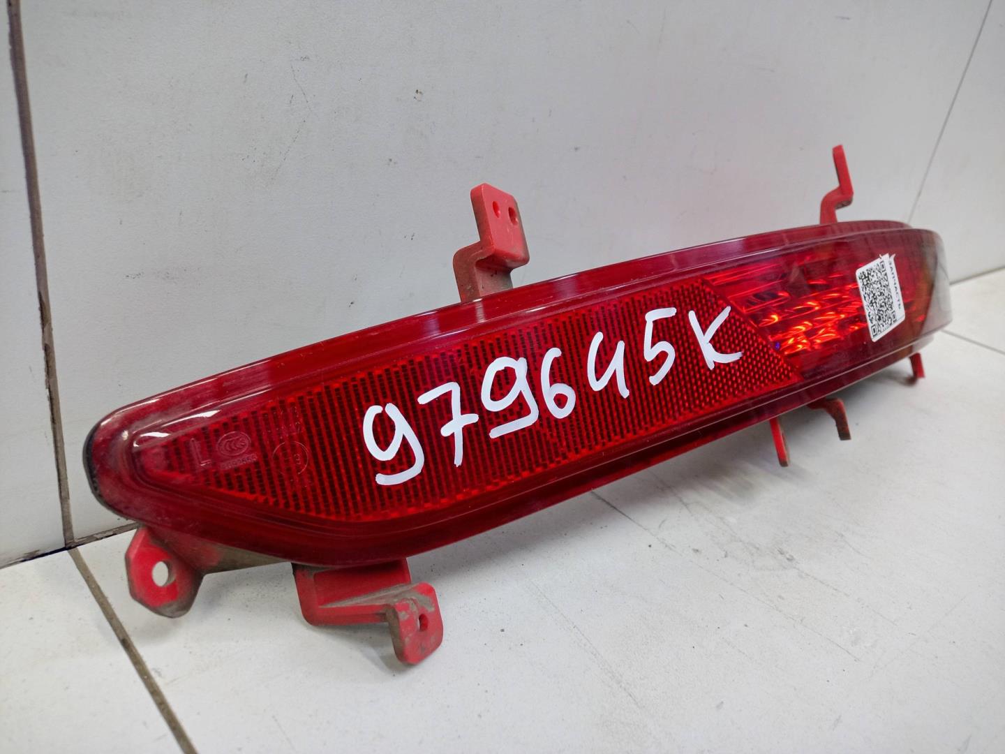 Фонарь задний в бампер левый