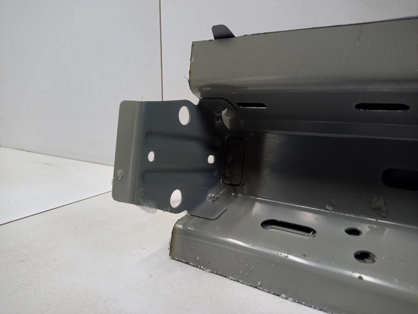 Кузовной элемент