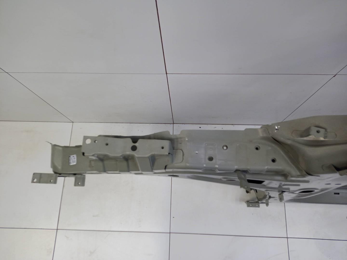 Кузовной элемент