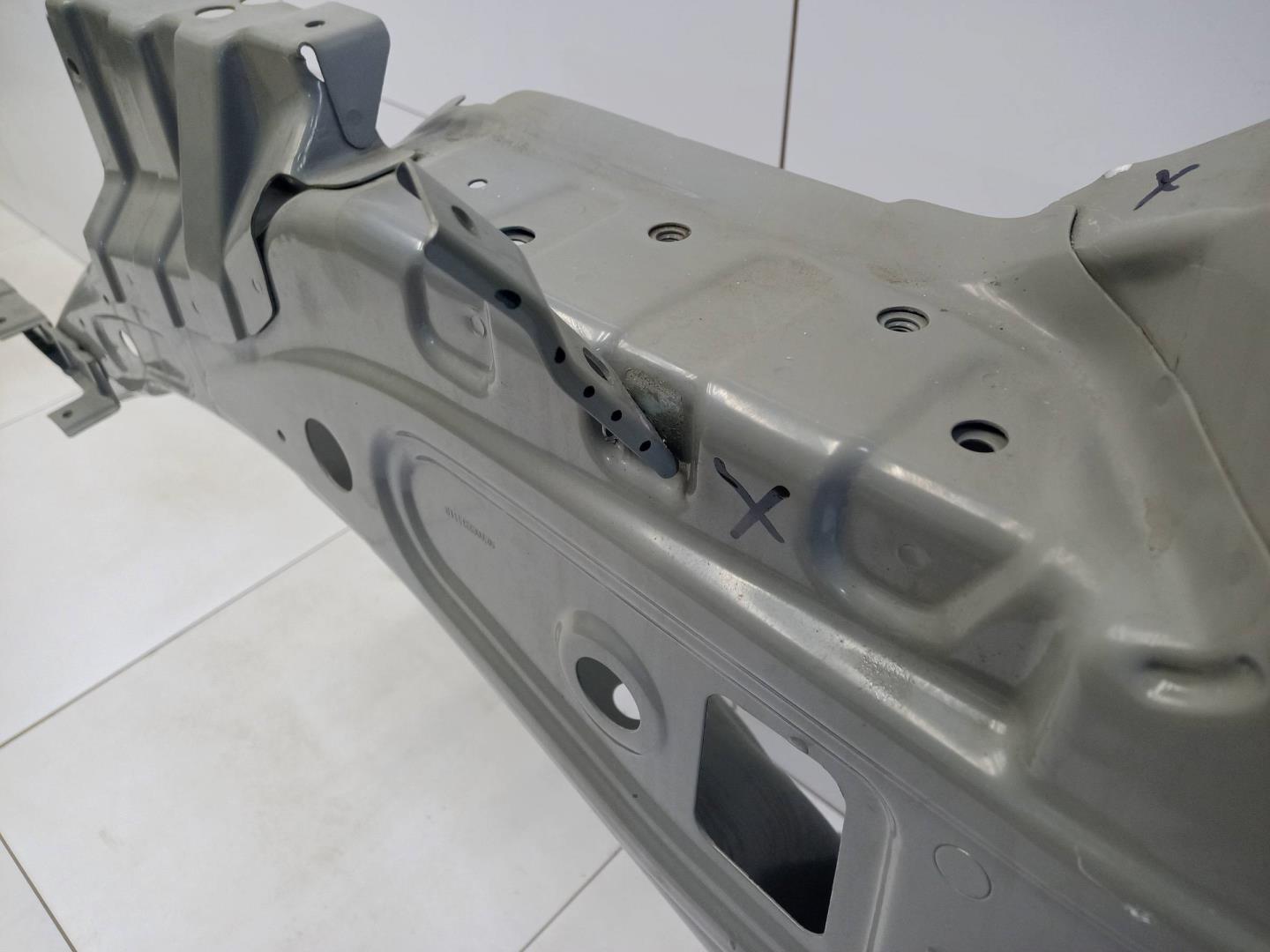 Кузовной элемент