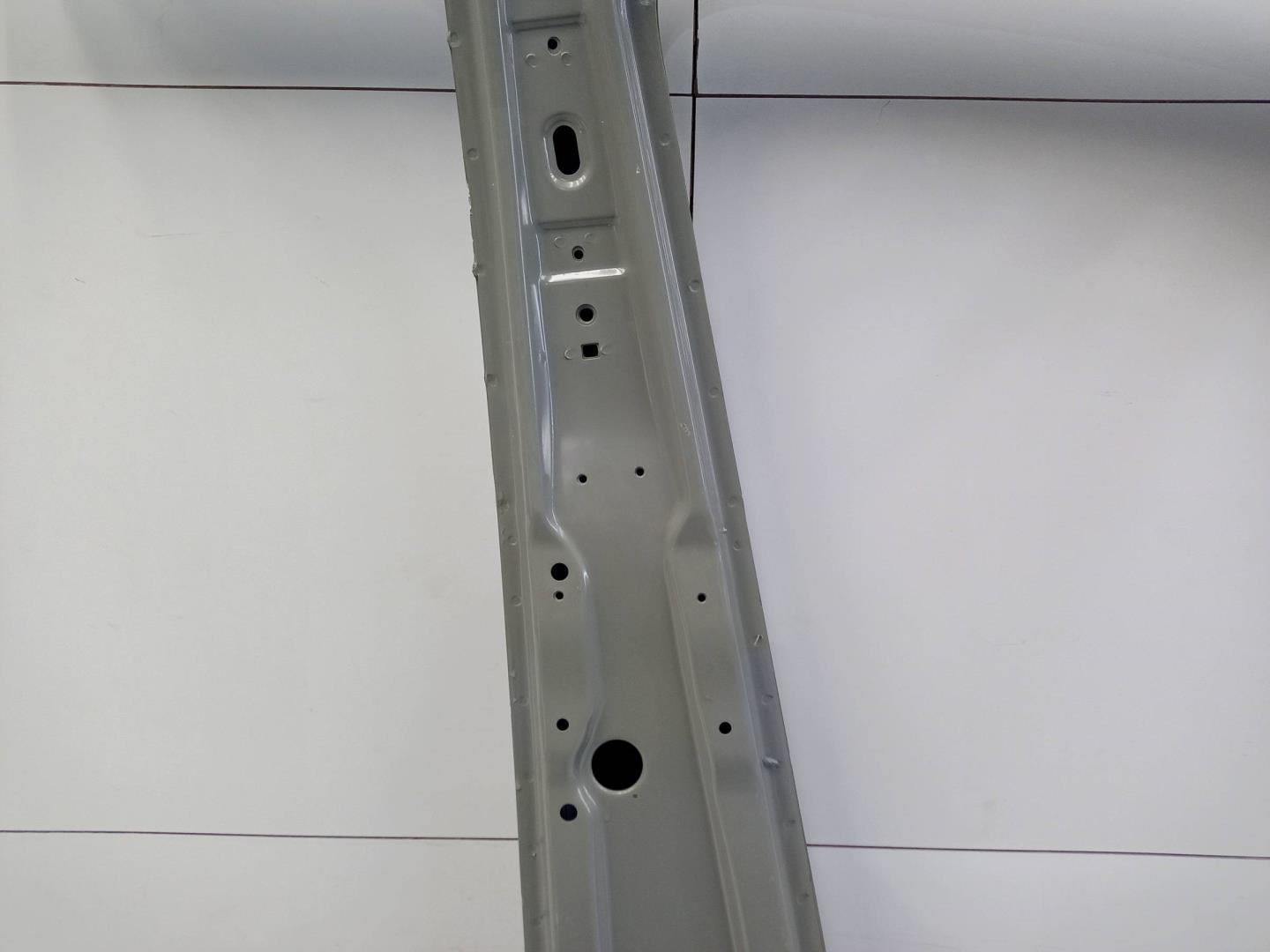 Кузовной элемент