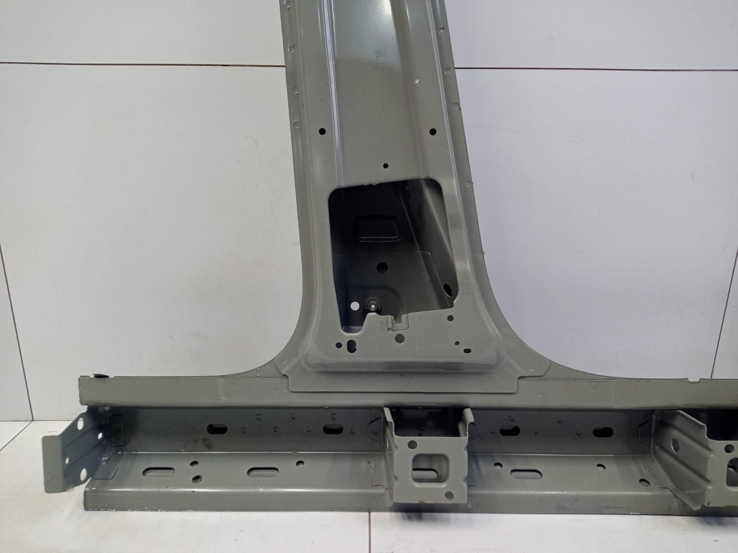 Кузовной элемент