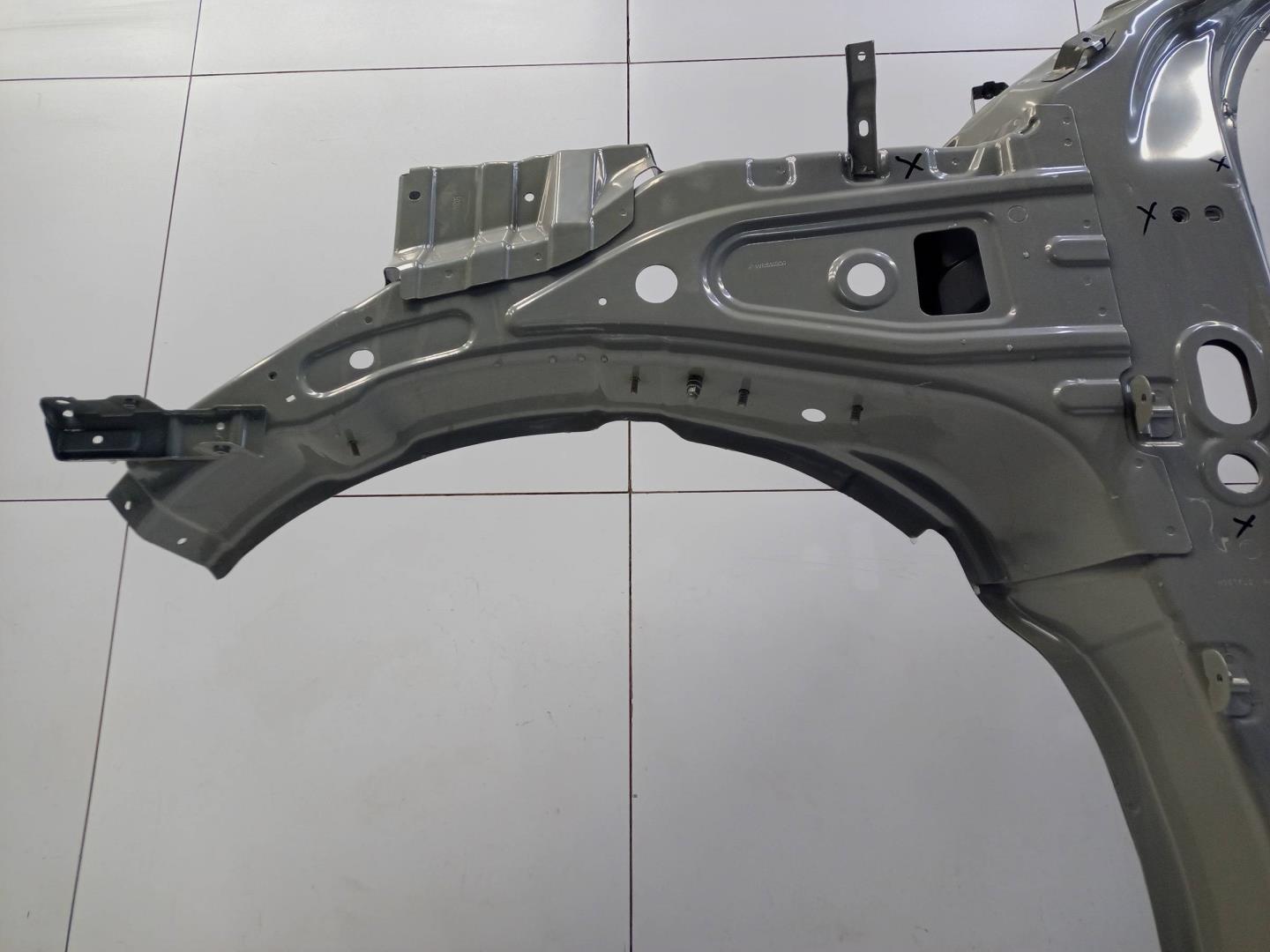 Кузовной элемент