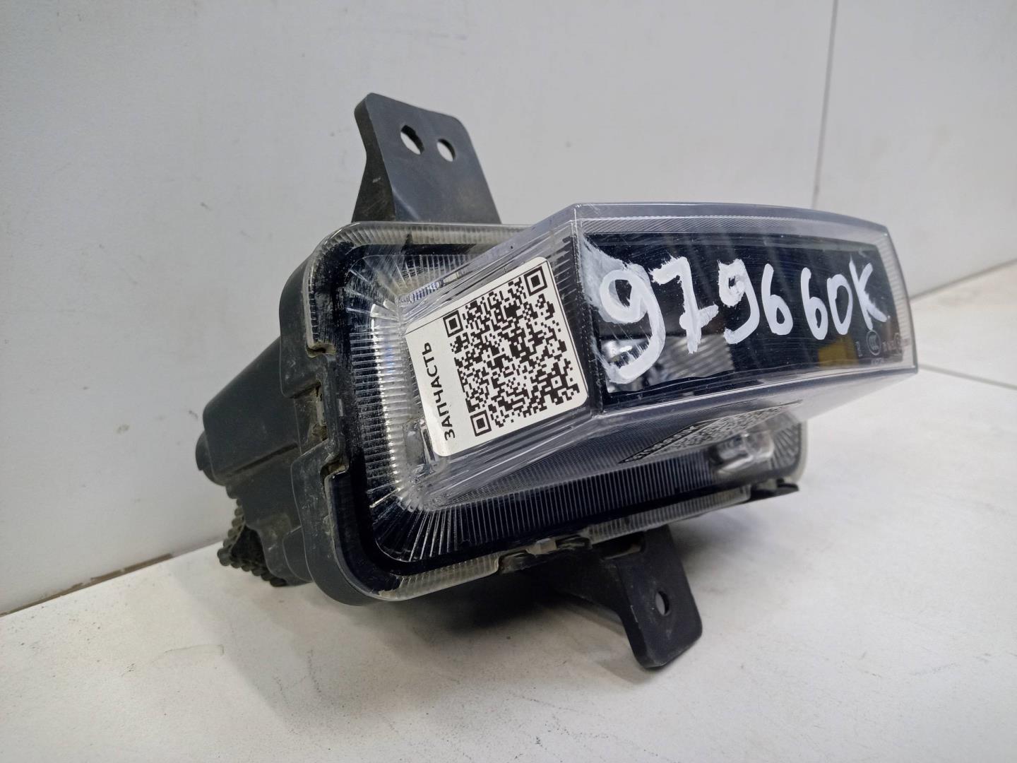 Фара противотуманная правая