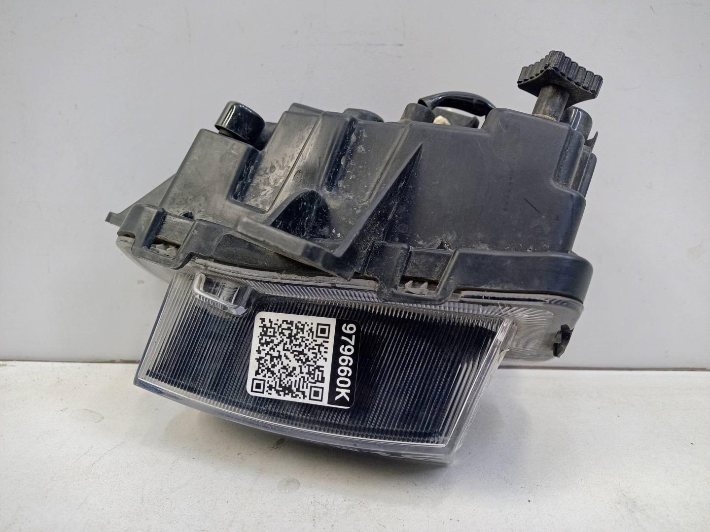 Фара противотуманная правая