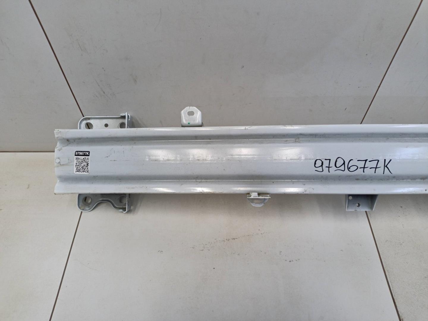 Усилитель переднего бампера