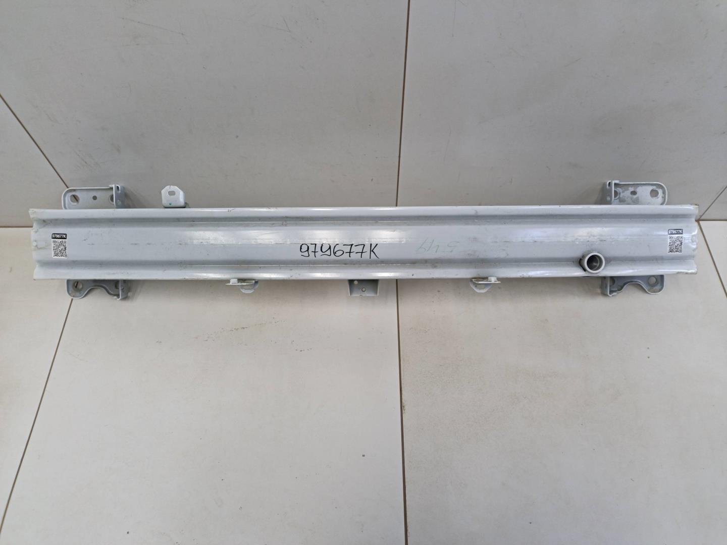 Усилитель переднего бампера