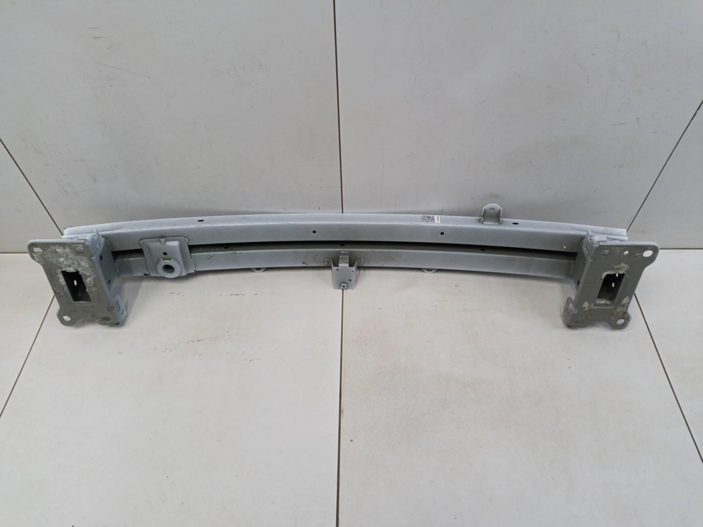 Усилитель переднего бампера