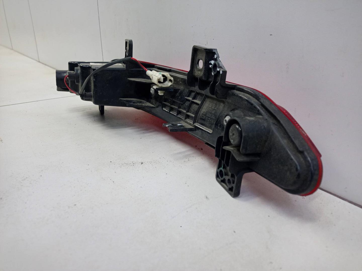 Фонарь задний в бампер правый