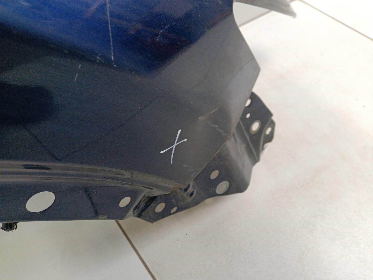 Крыло переднее правое