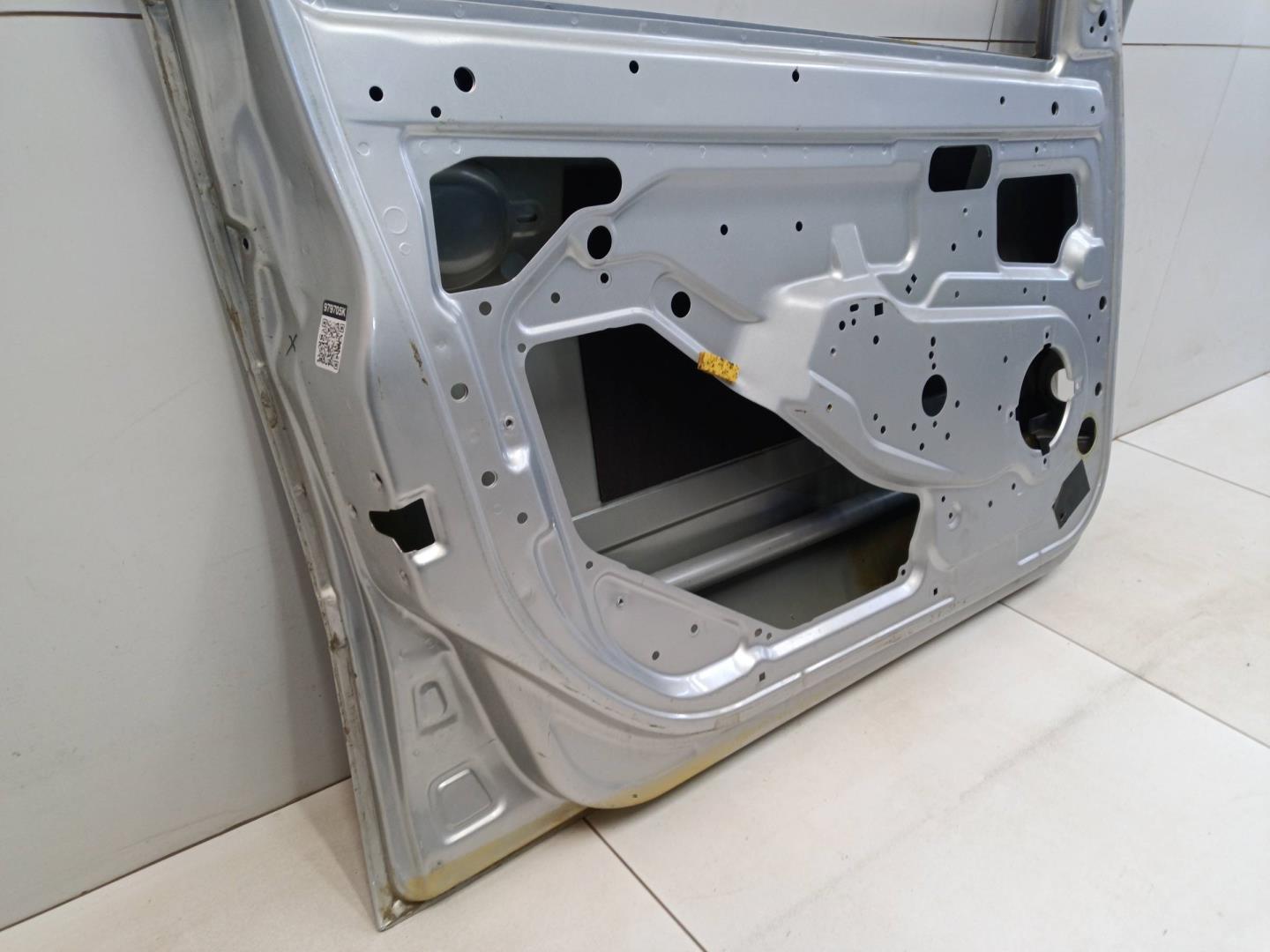 Дверь передняя левая