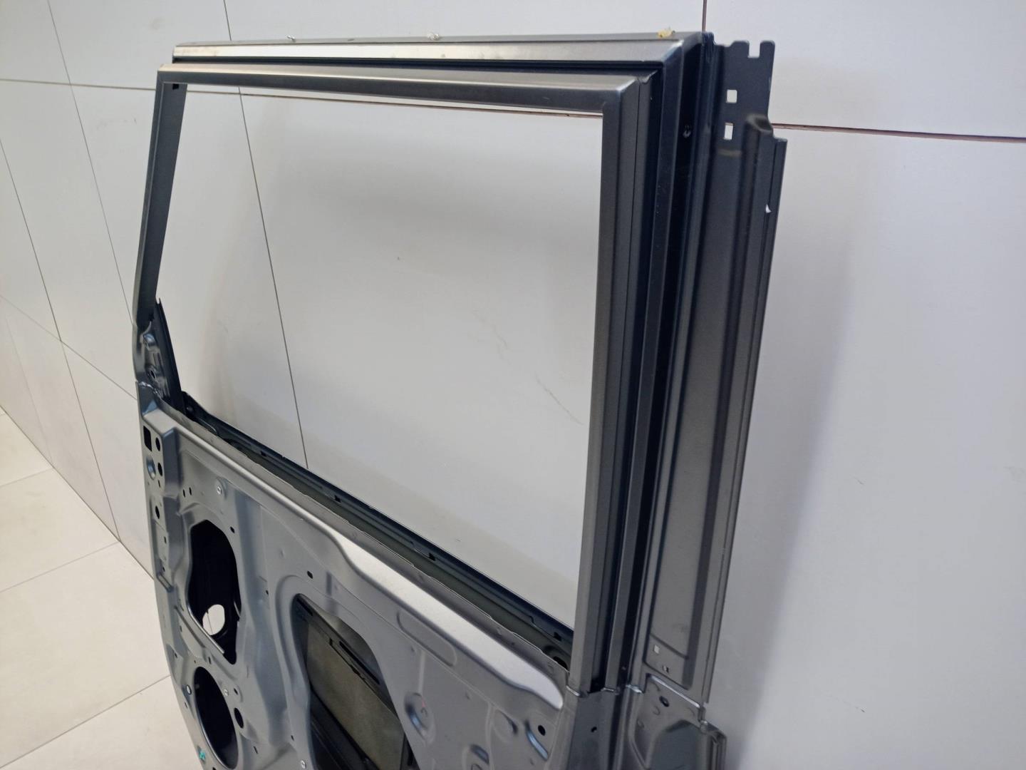 Дверь передняя правая