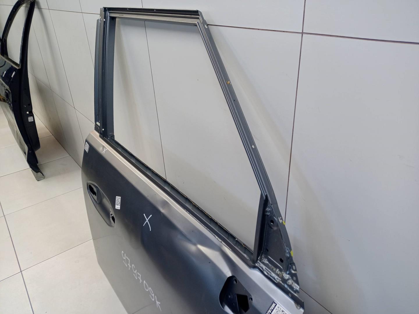 Дверь передняя правая