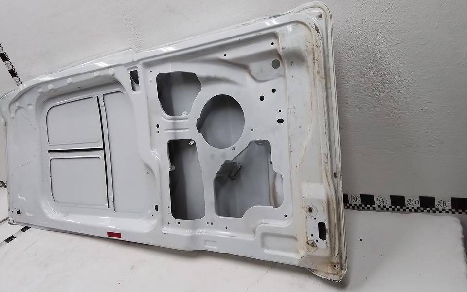 Дверь задняя левая