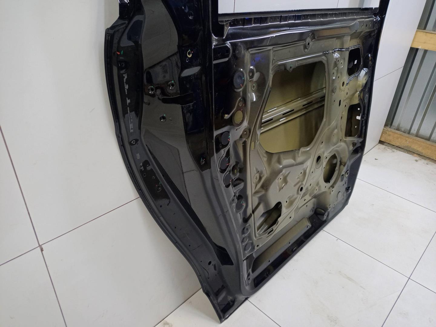 Дверь задняя левая