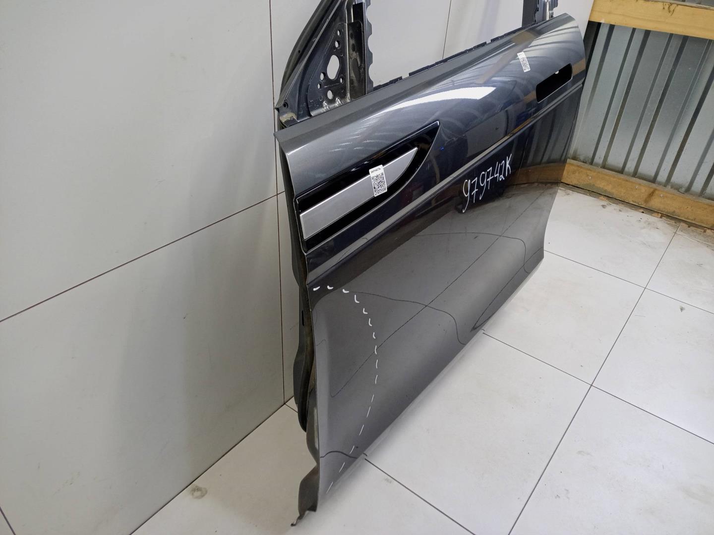 Дверь передняя левая