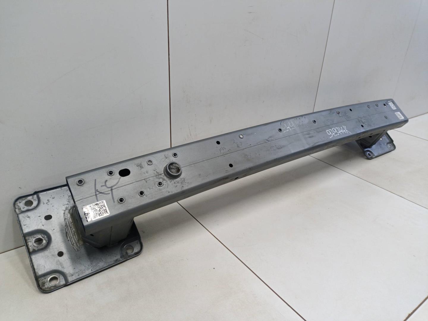 Усилитель переднего бампера