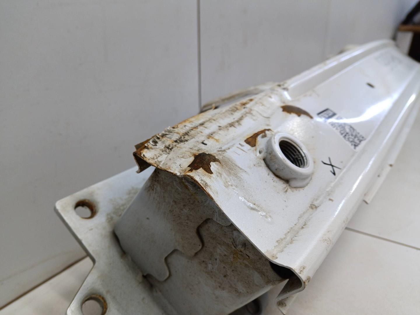 Усилитель заднего бампера