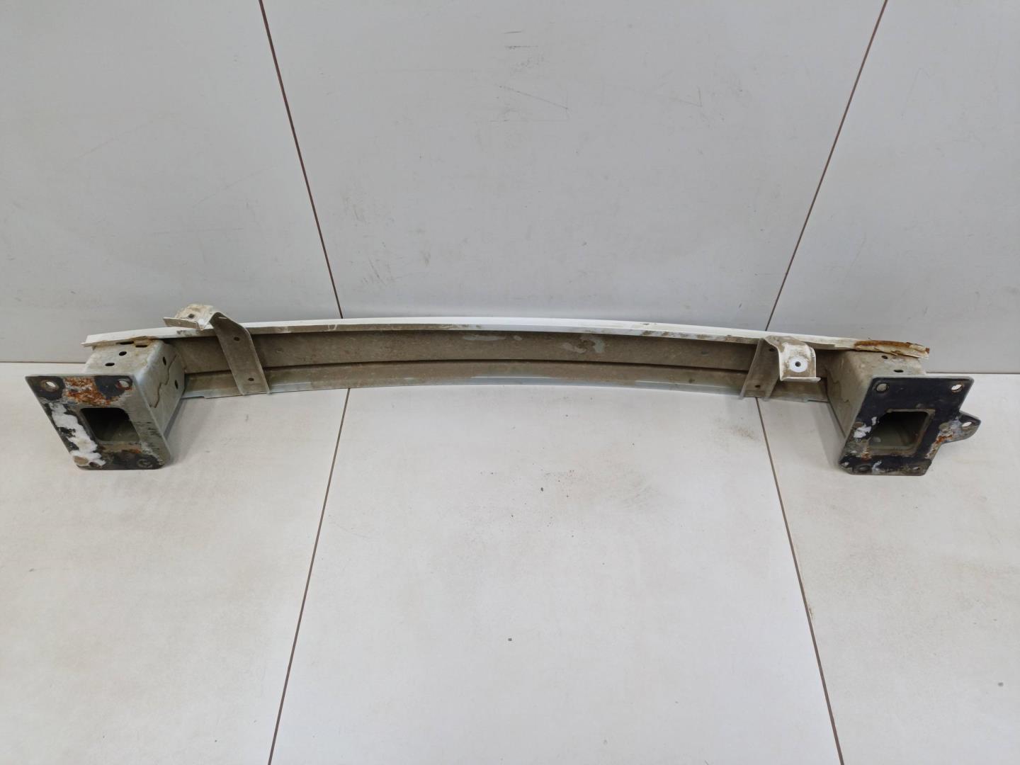 Усилитель заднего бампера