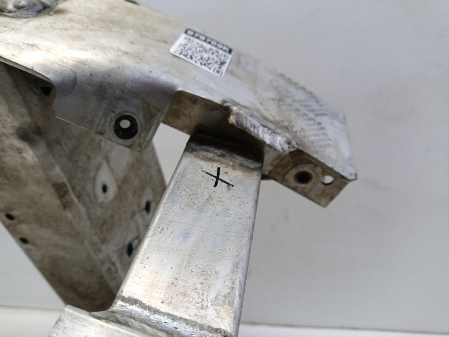 Усилитель переднего бампера