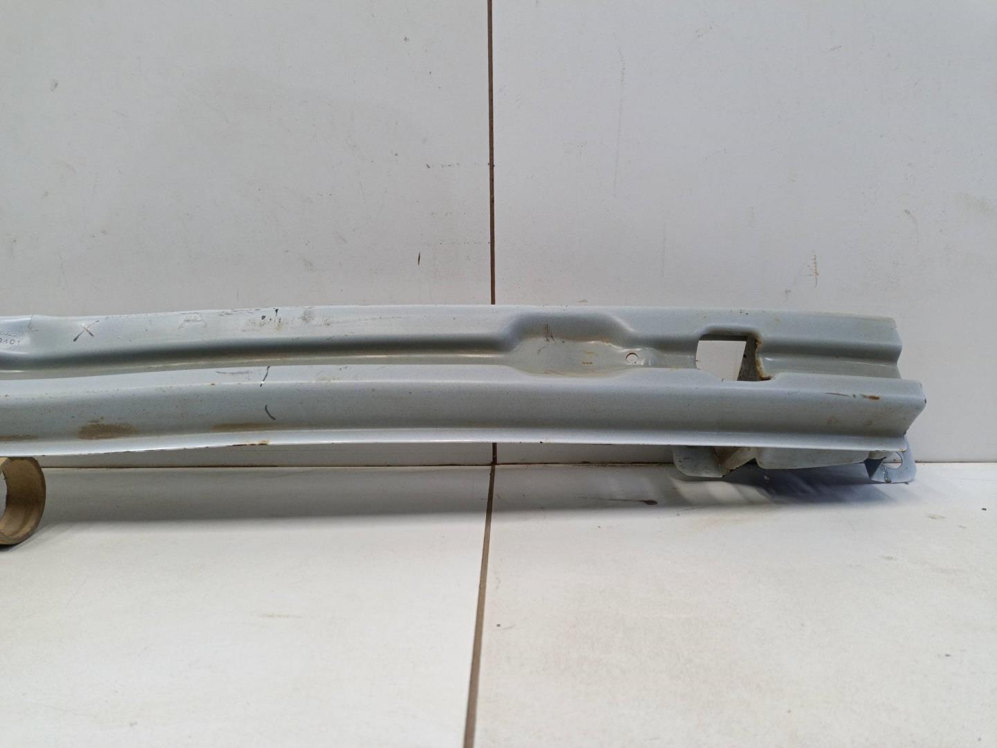 Усилитель заднего бампера