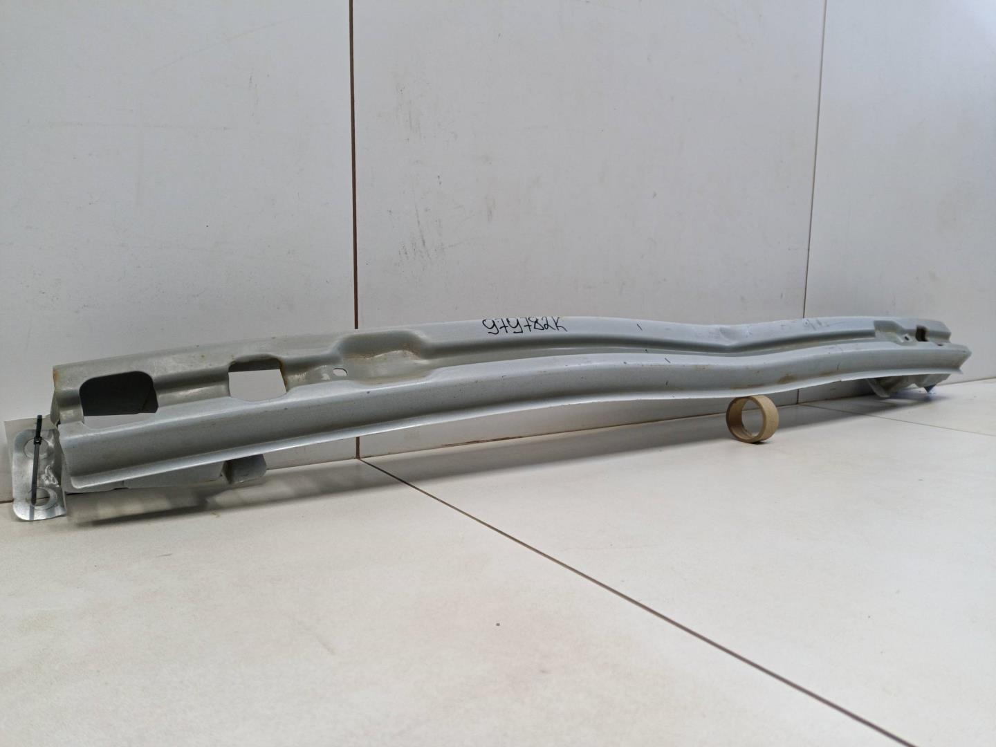 Усилитель заднего бампера