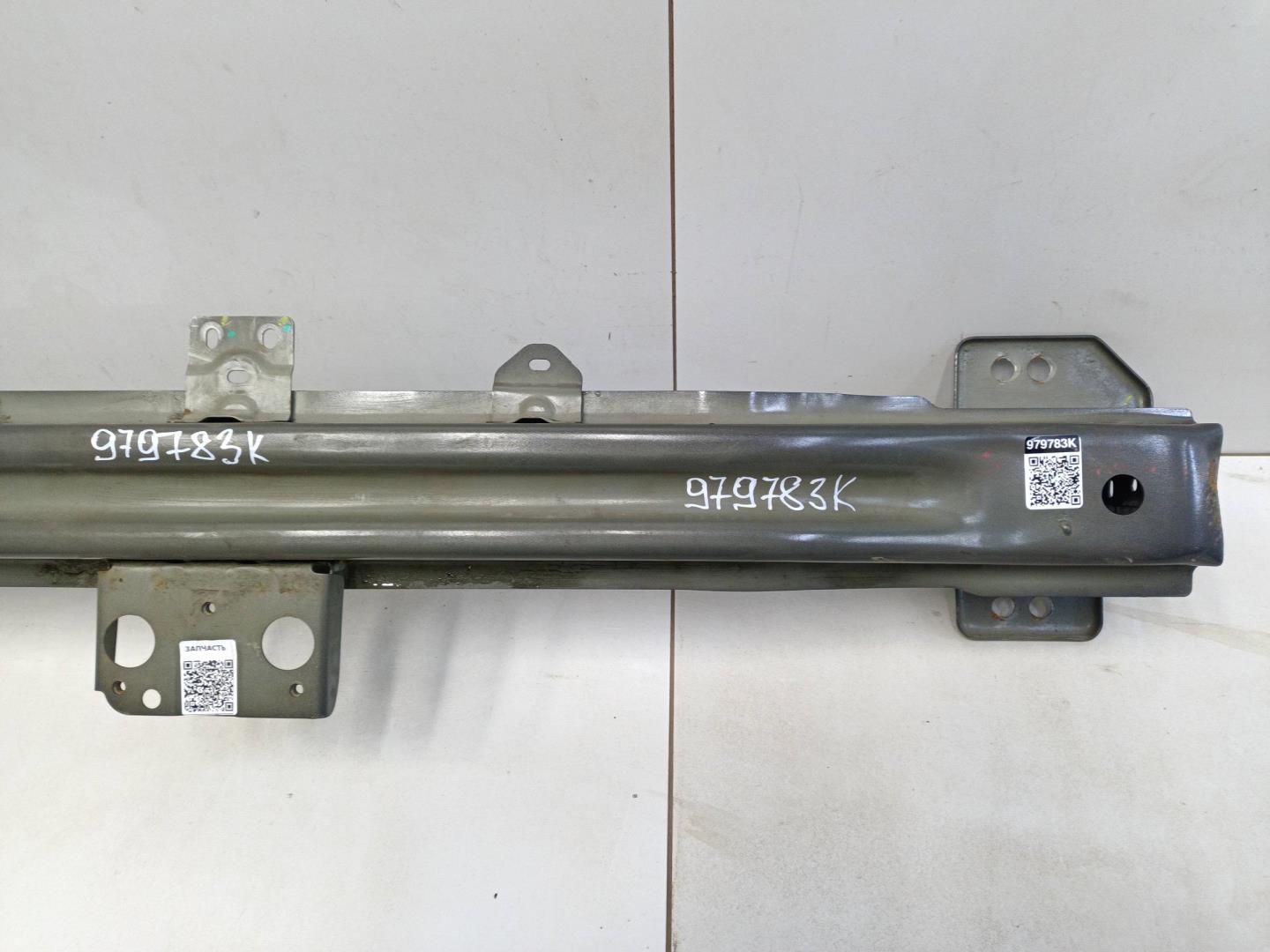 Усилитель переднего бампера