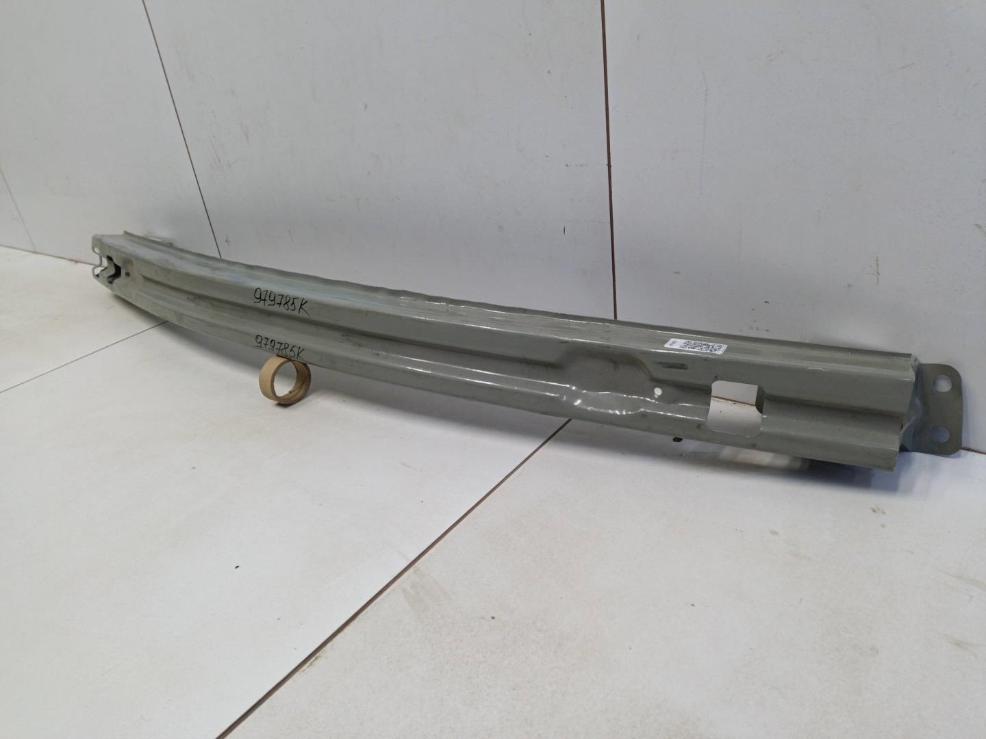 Усилитель переднего бампера