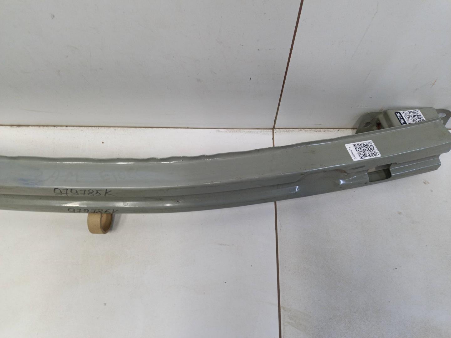 Усилитель переднего бампера