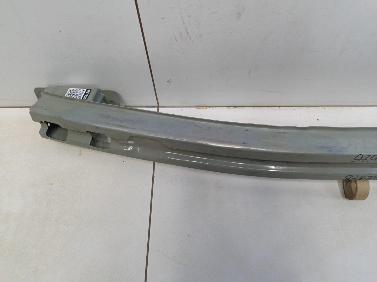 Усилитель переднего бампера