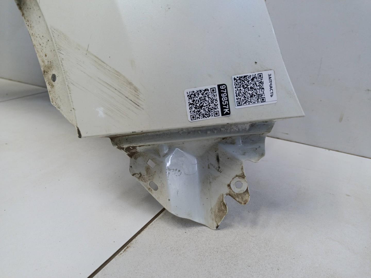 Крыло переднее правое