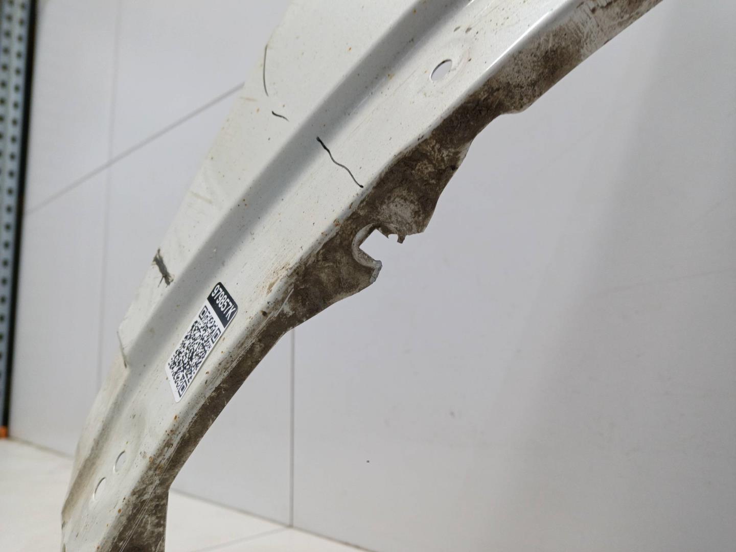 Крыло переднее правое