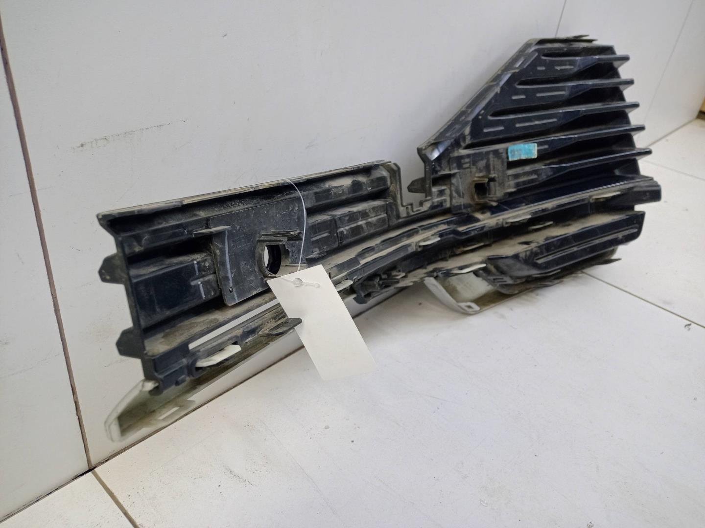 Решетка в бампер правая