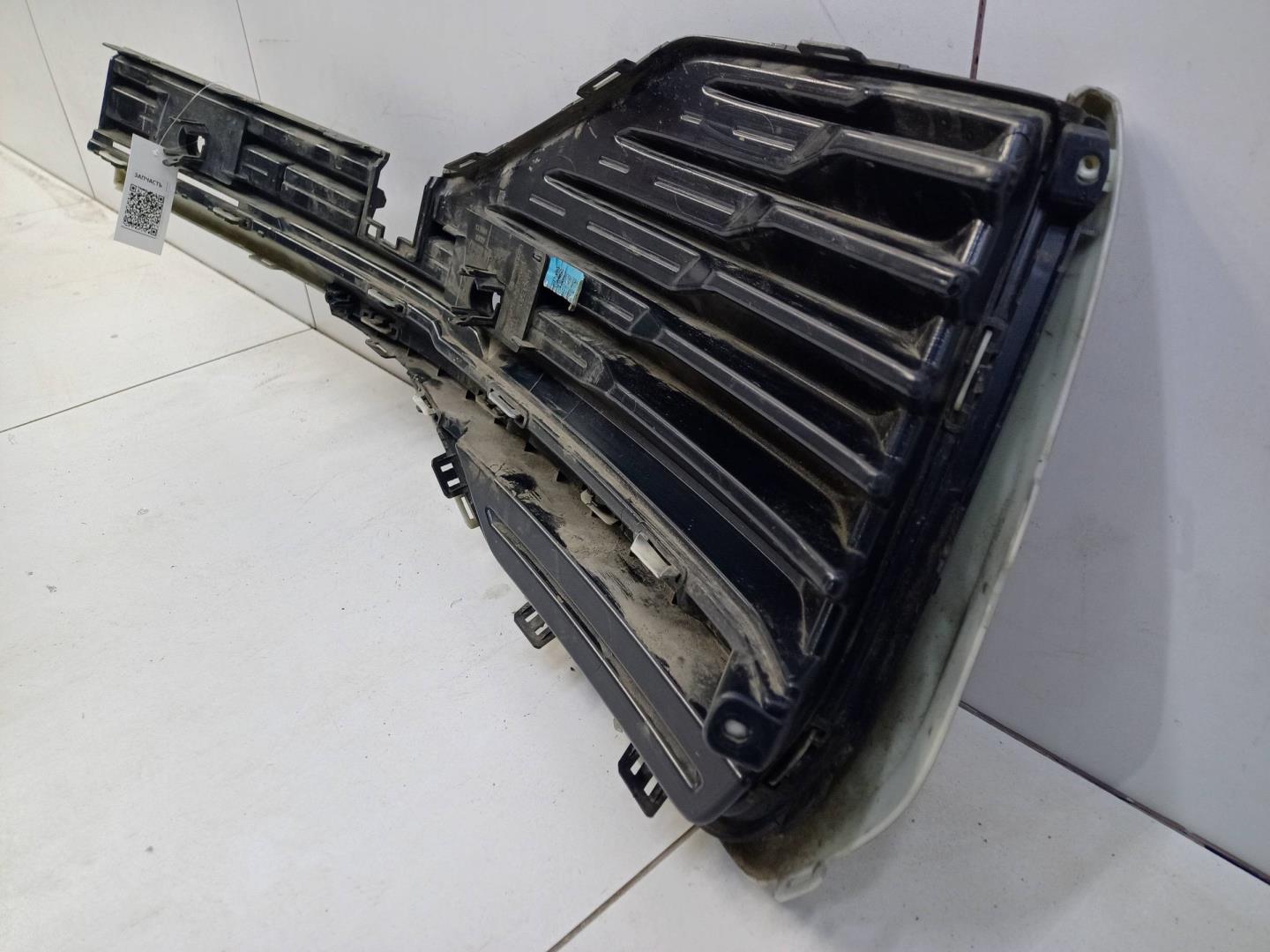 Решетка в бампер правая