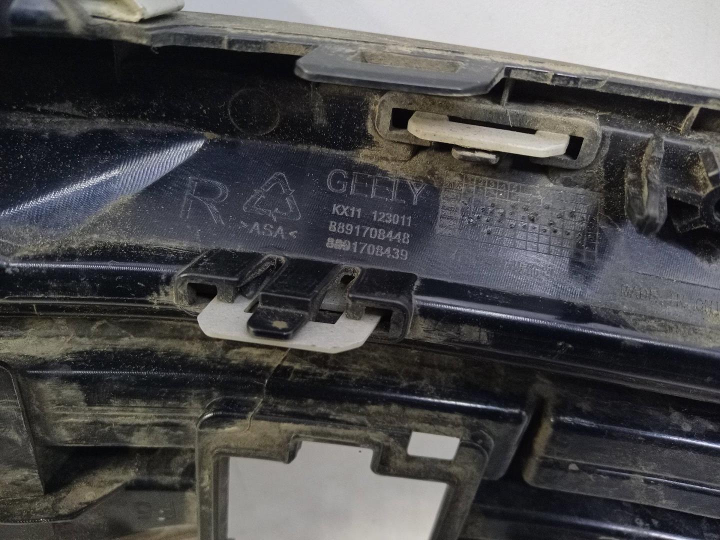 Решетка в бампер правая