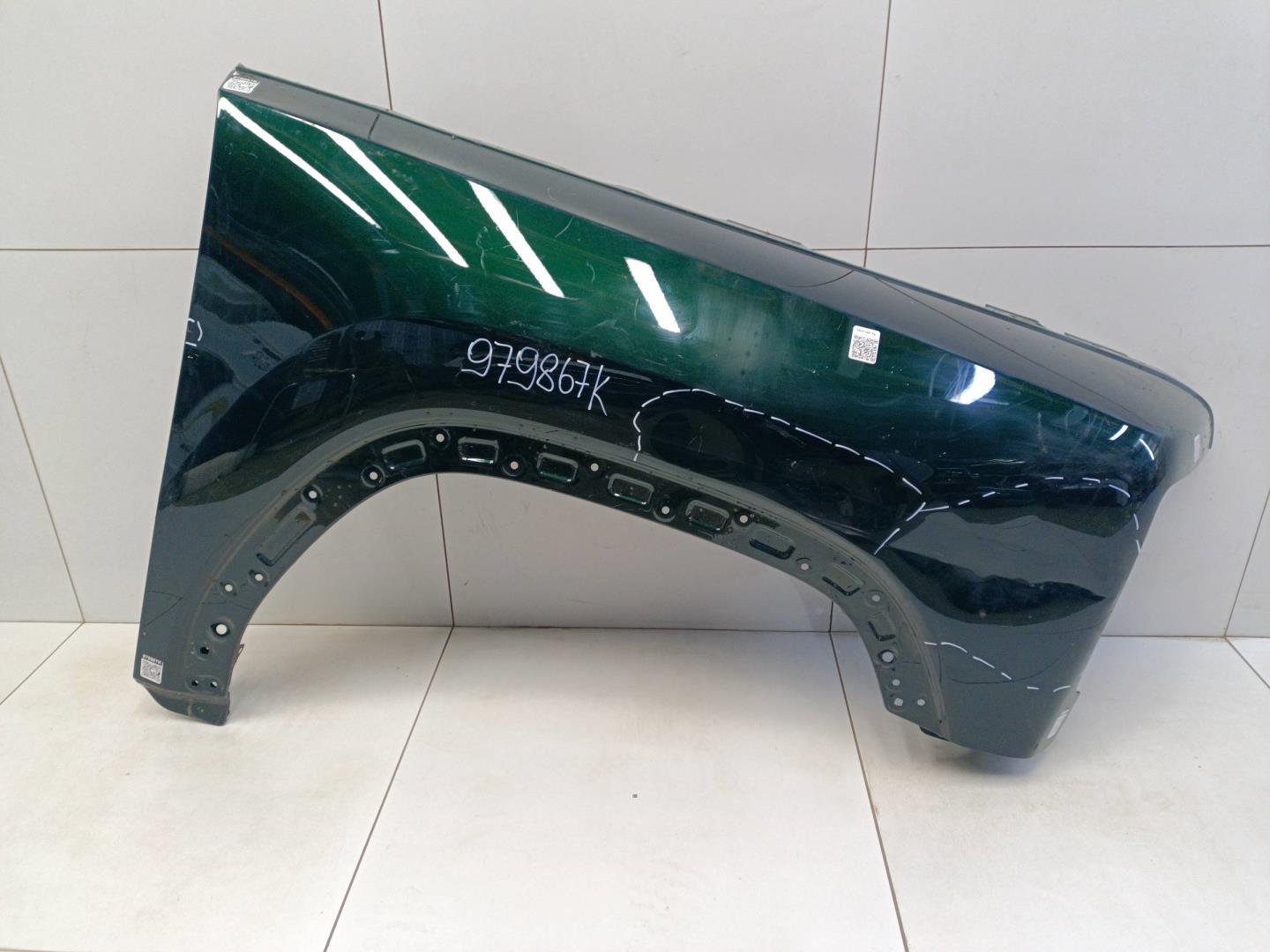 Крыло переднее правое