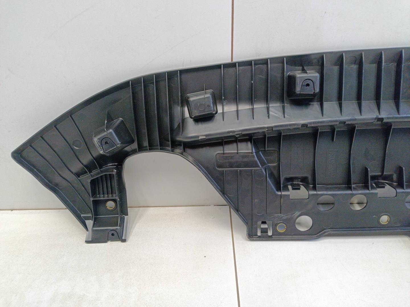 Пыльник двигателя центральный